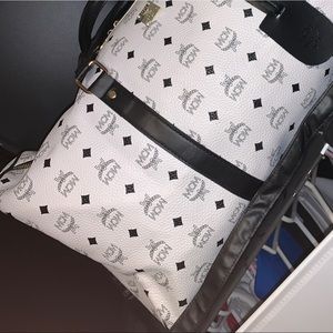 Meet your Posher, Christian